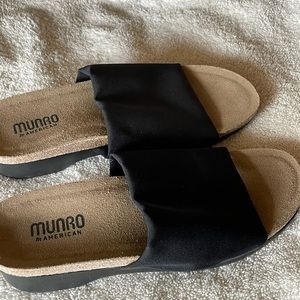 Cute black summer slides - the walking wedge shoes. Size 6 Munro